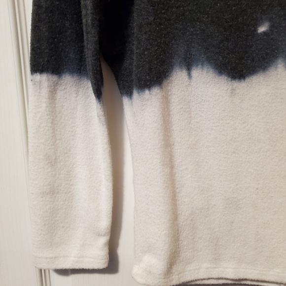 Go Couture Boatneck Dolman Knit Sweater- Grey/White (Size S) - Picture 9 of 16